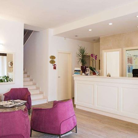 Hotel Giardino Suites And Spa - נומאנה מראה פנימי תמונה
